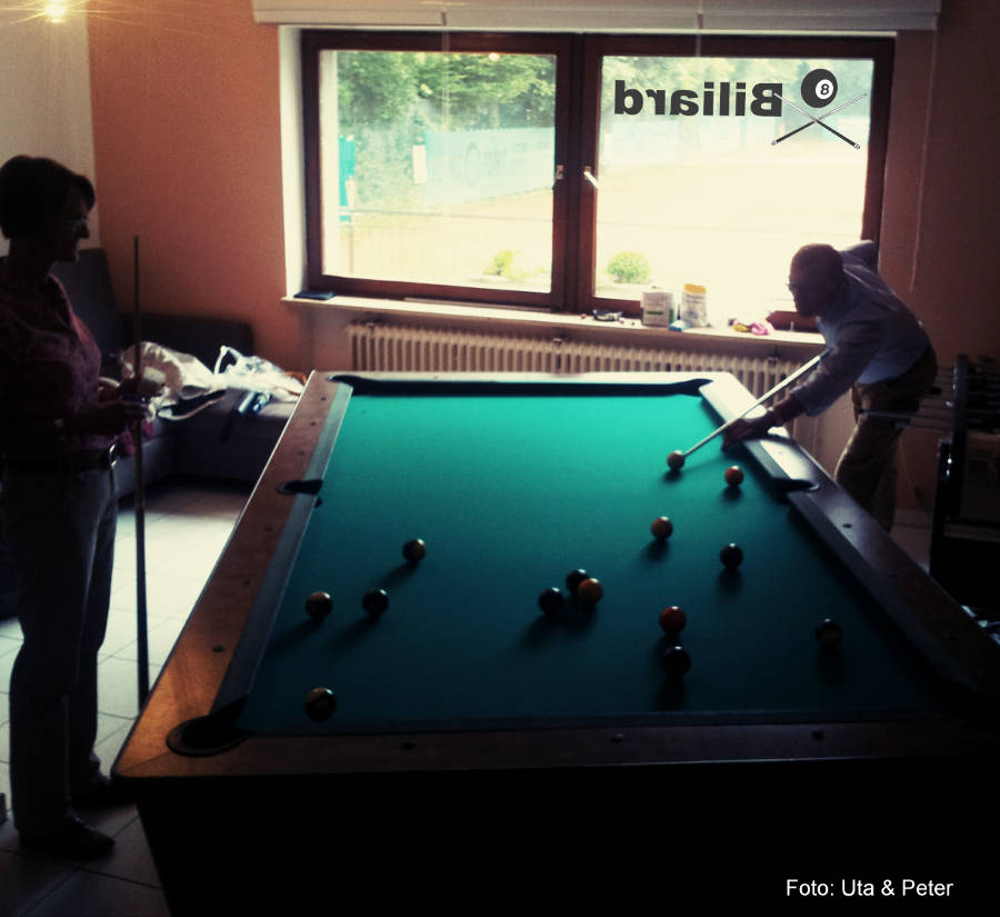 Billiard spielen im Club Zimmer beim THC am Forsthof